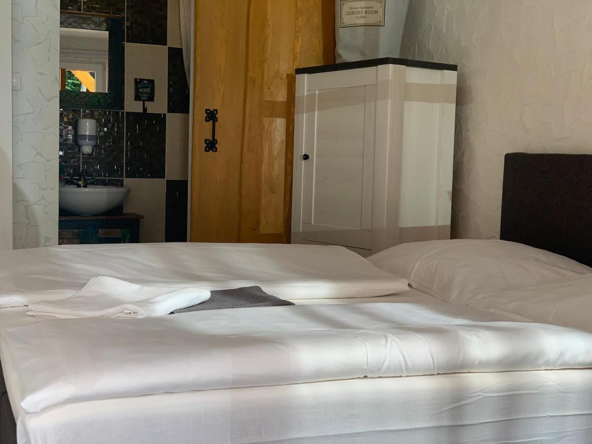 Banská Štiavnica Penzion Turista מראה חיצוני תמונה