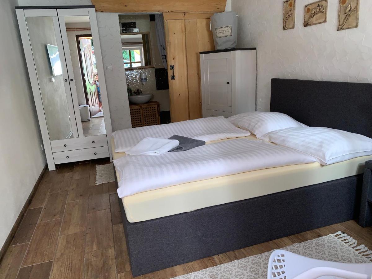 Banská Štiavnica Penzion Turista מראה חיצוני תמונה